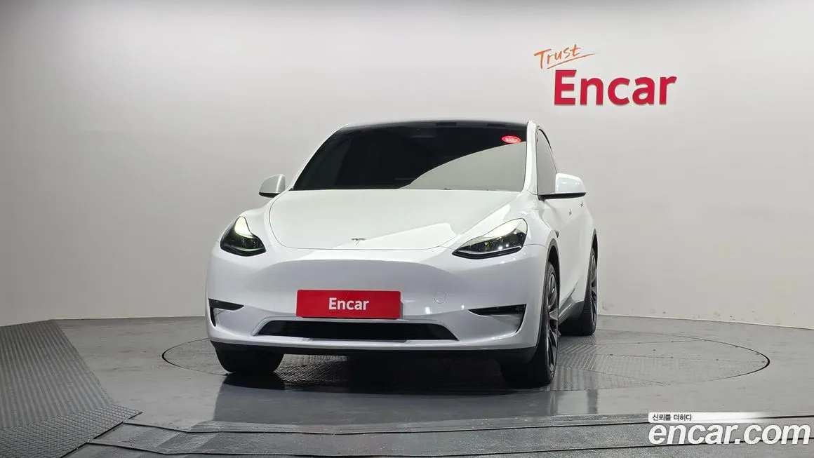 Tesla Model Y — фото 9
