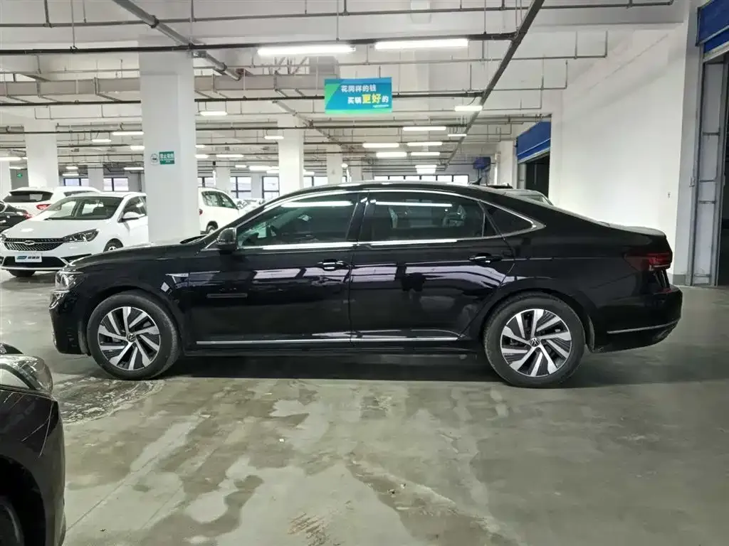 Volkswagen Passat New Energy — фото 9