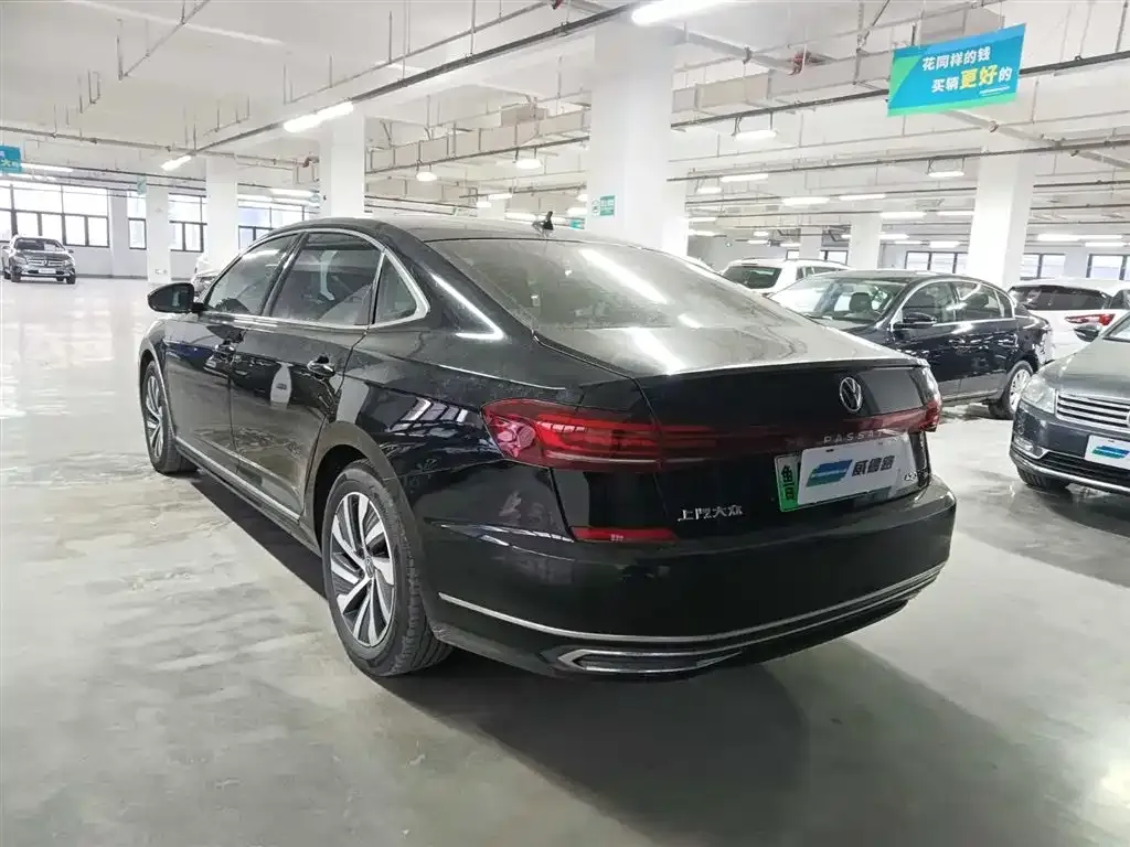 Volkswagen Passat New Energy — фото 5