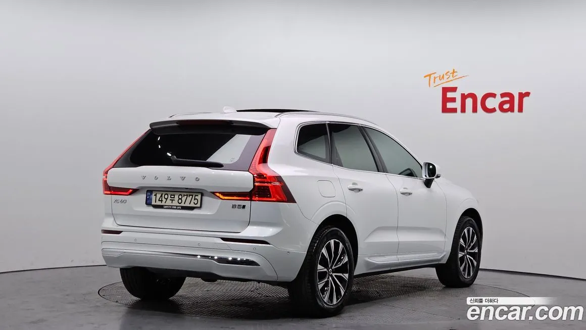 Volvo XC60 — фото 4