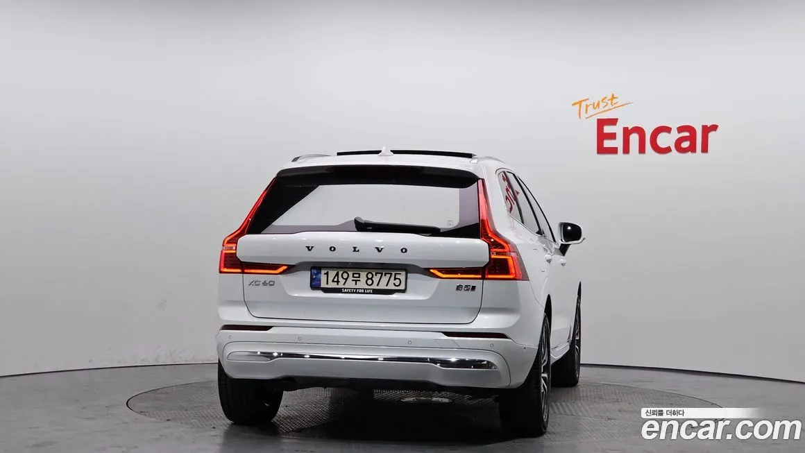 Volvo XC60 — фото 3