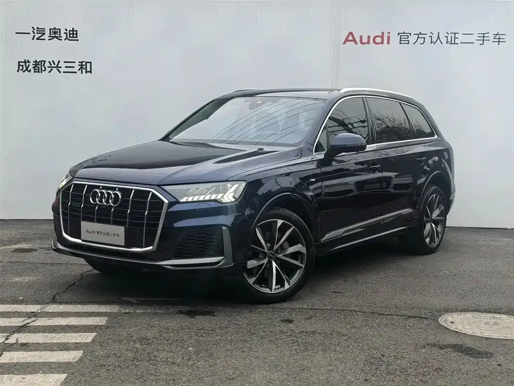 Audi Q7 — фото 1