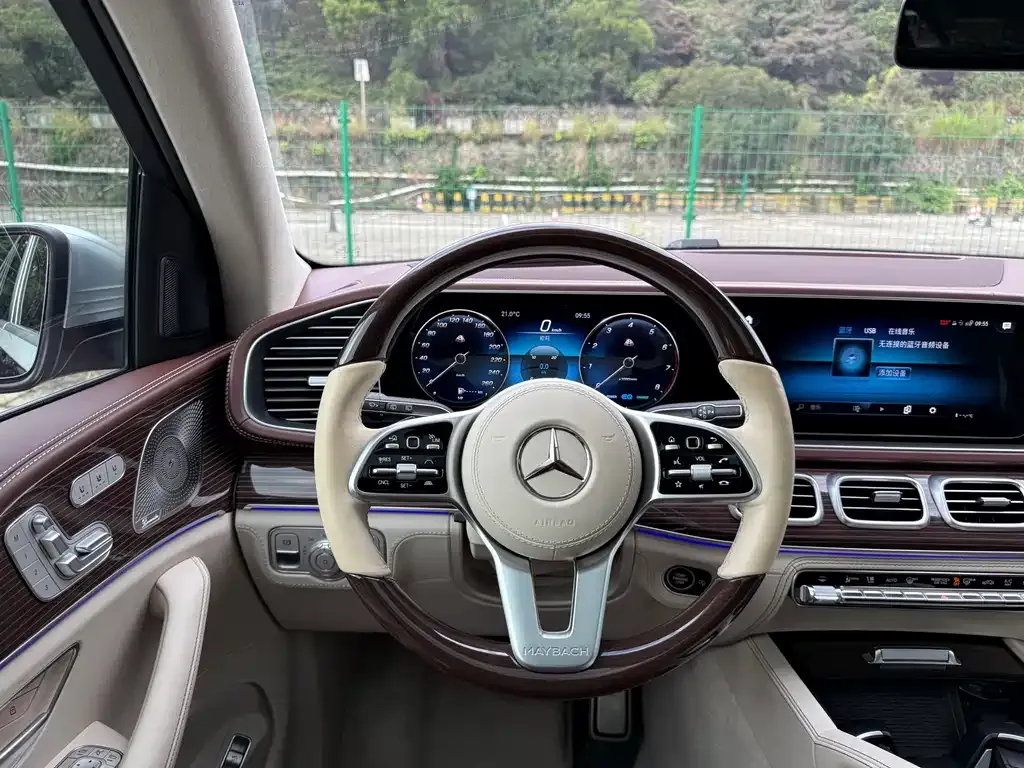 Mercedes-Benz GLS — фото 6