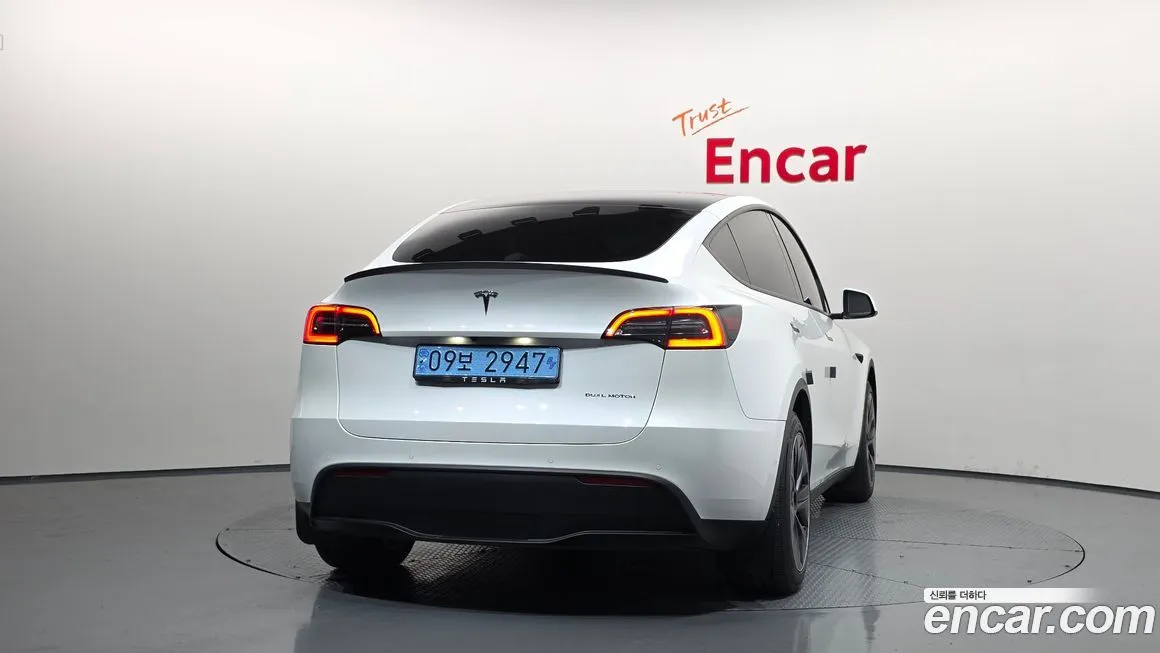 Tesla Model Y — фото 2