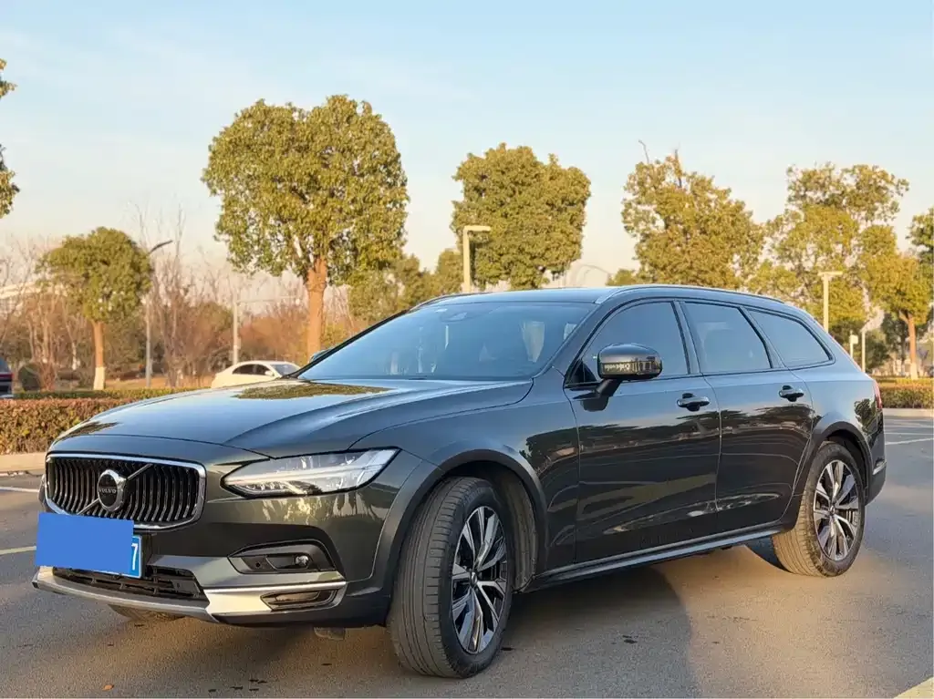 Volvo V90 — фото 1