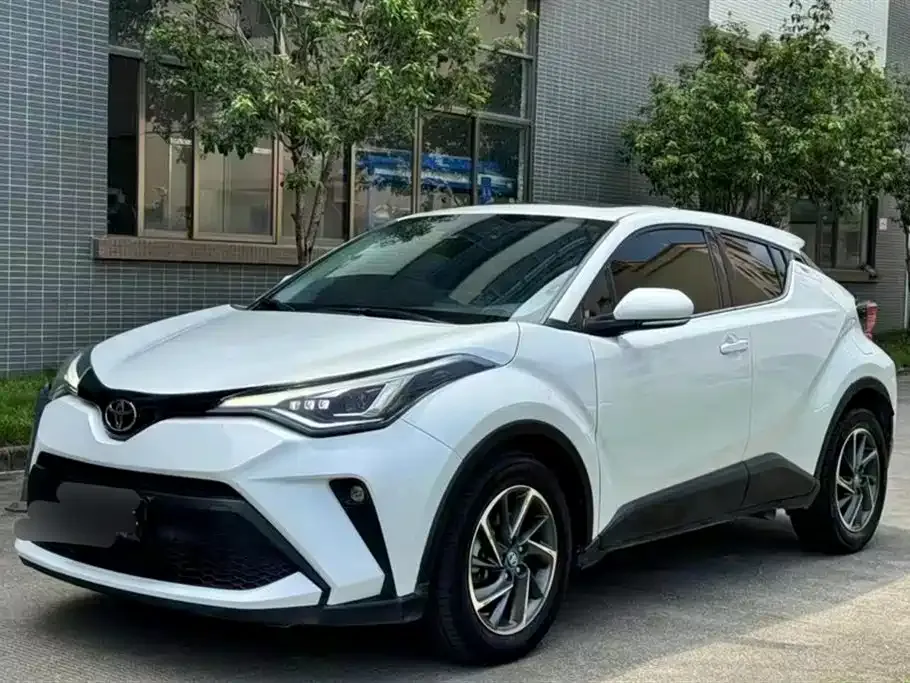 Toyota C-HR — фото 1