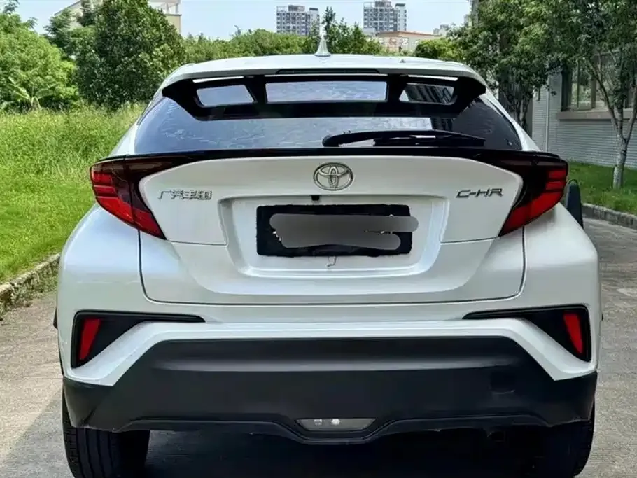 Toyota C-HR — фото 10