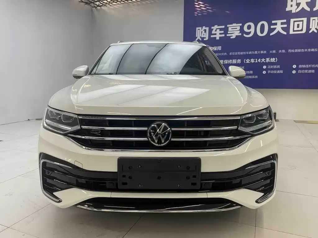 Volkswagen Tiguan L — фото 9