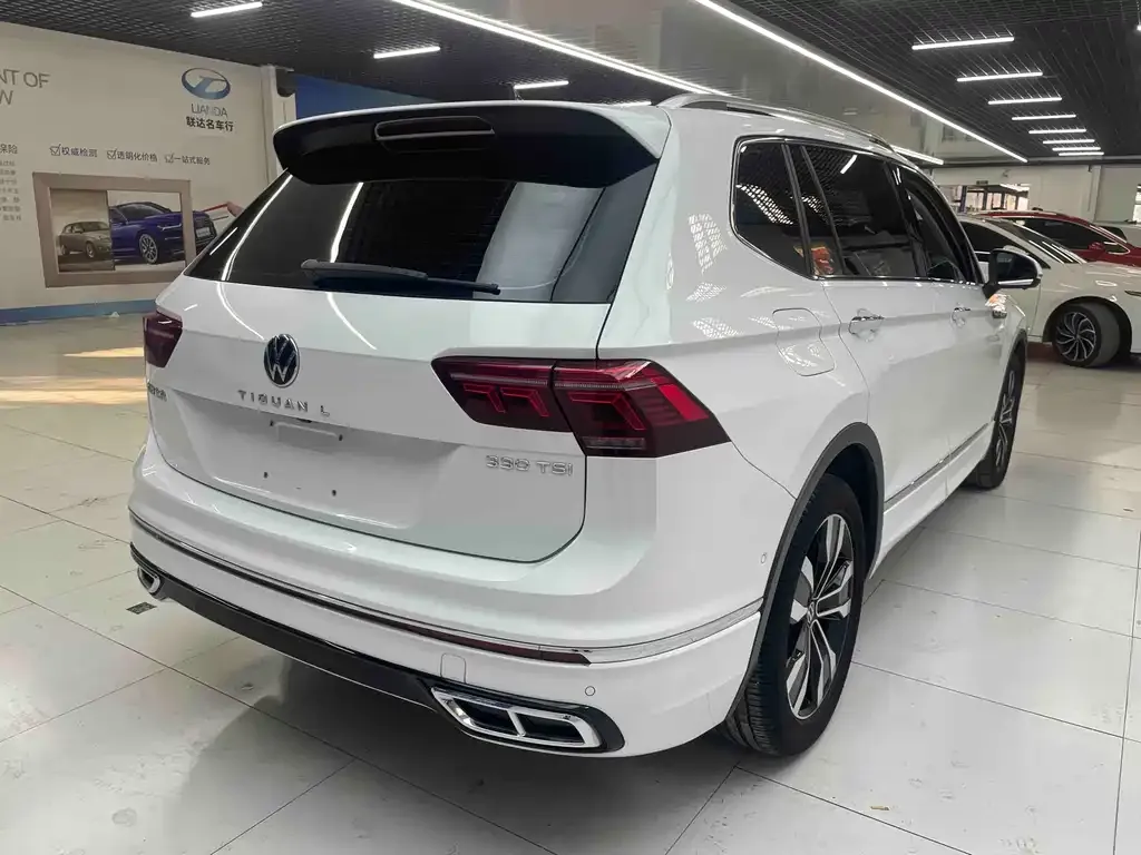Volkswagen Tiguan L — фото 4