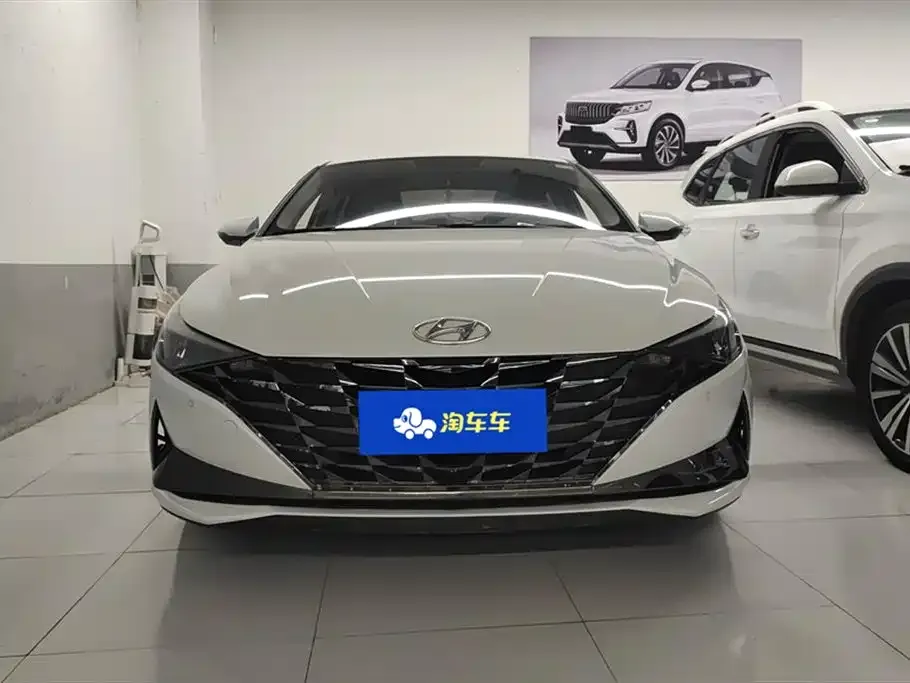 Hyundai Elantra — фото 2