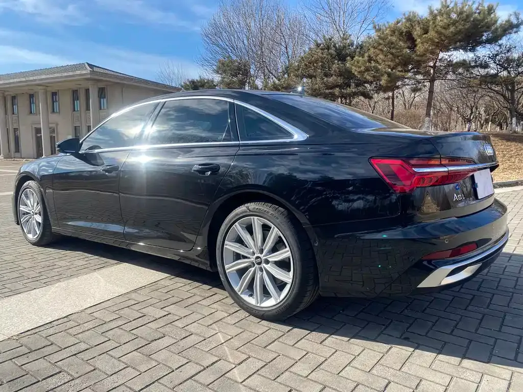 Audi A6L — фото 9