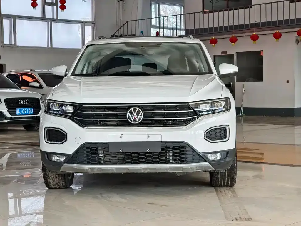 Volkswagen T-Roc — фото 1