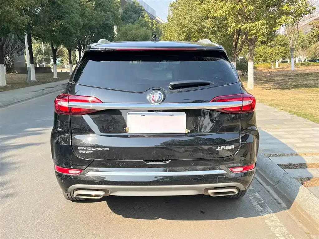 Buick Enclave — фото 10