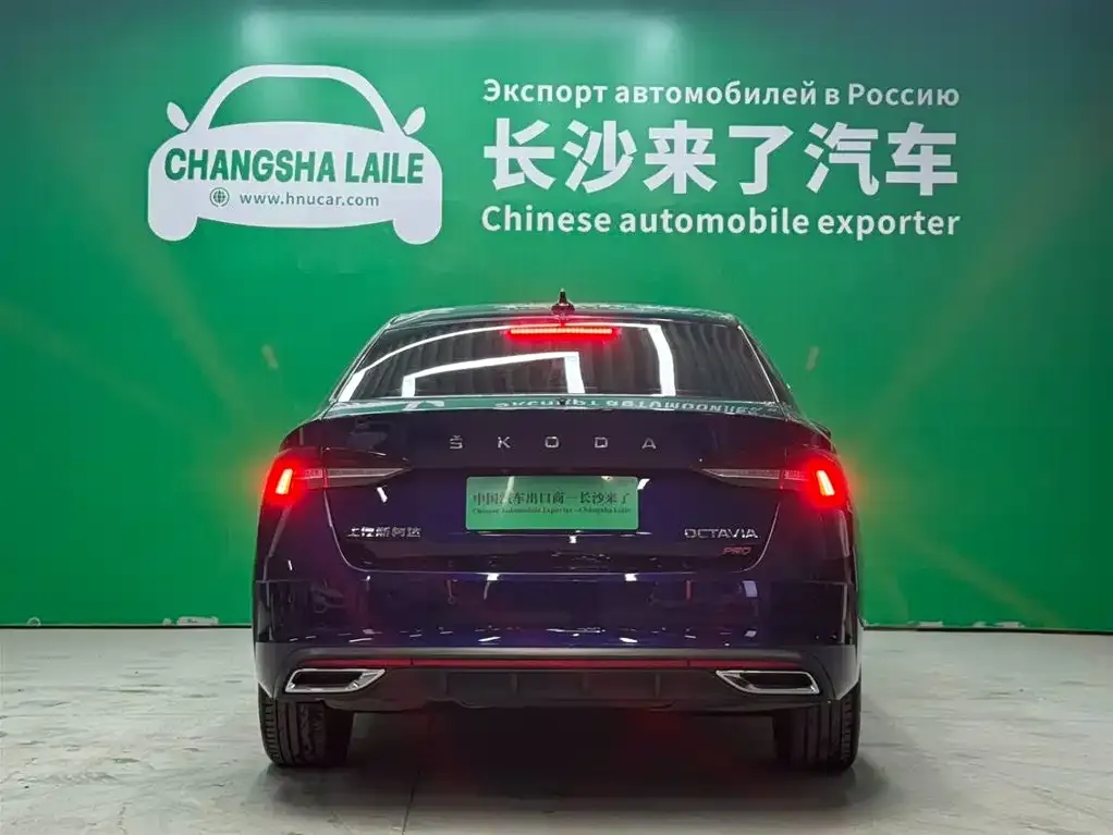 Skoda Octavia — фото 2