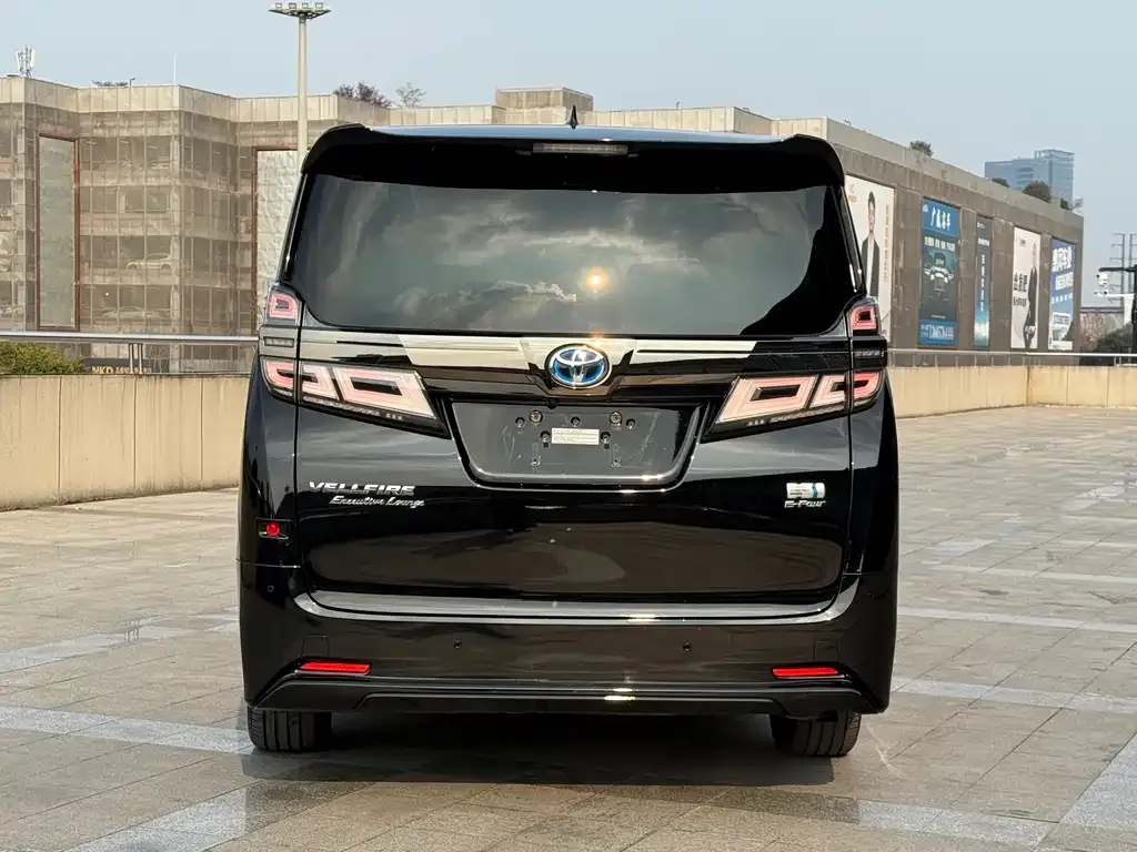 Toyota Vellfire — фото 5
