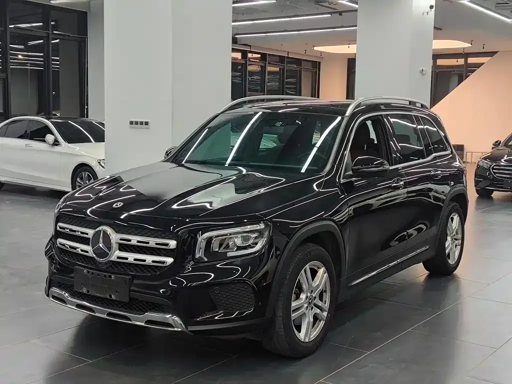 Mercedes-Benz GLB — фото 1