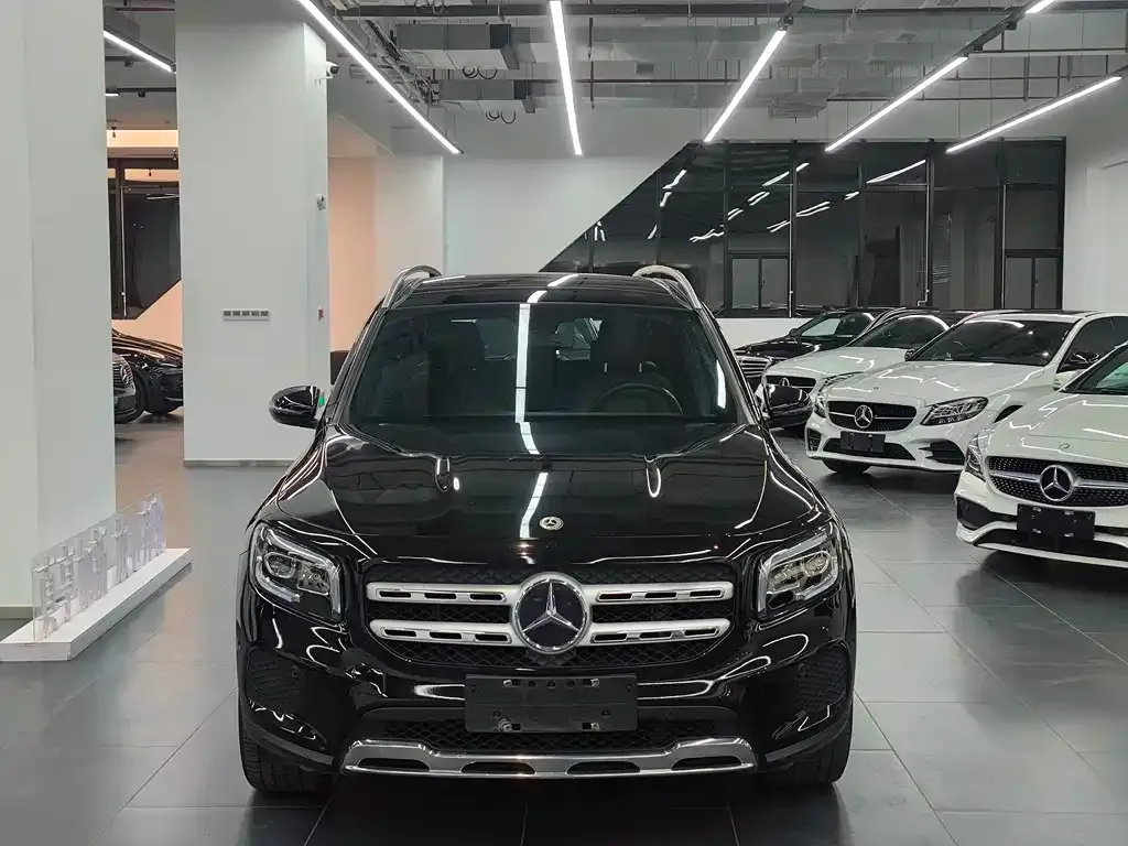 Mercedes-Benz GLB — фото 10