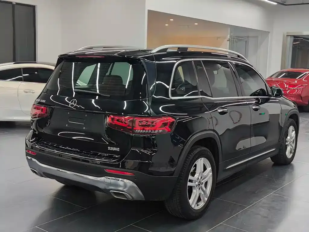 Mercedes-Benz GLB — фото 9