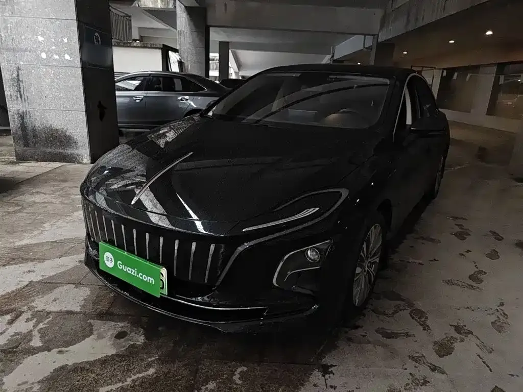 Hongqi E-QM5 — фото 1