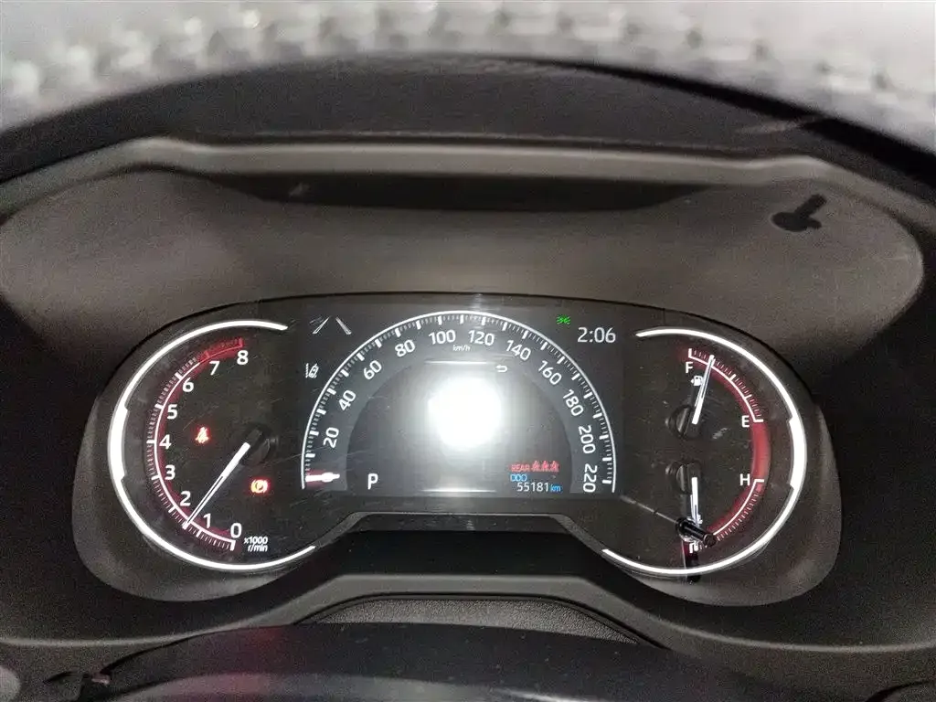 Toyota RAV4 — фото 4