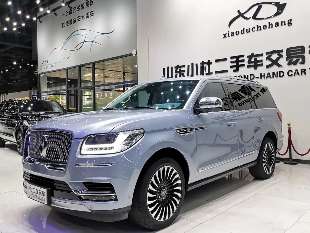 Lincoln Navigator — фото 1