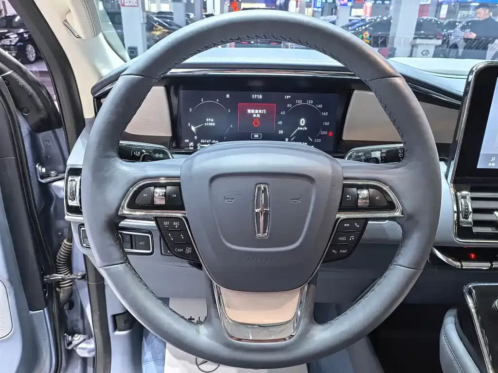 Lincoln Navigator — фото 10