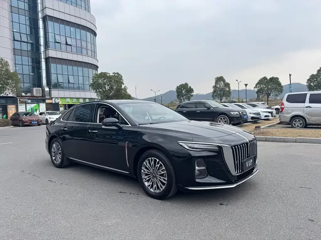 Hongqi H5 — фото 1