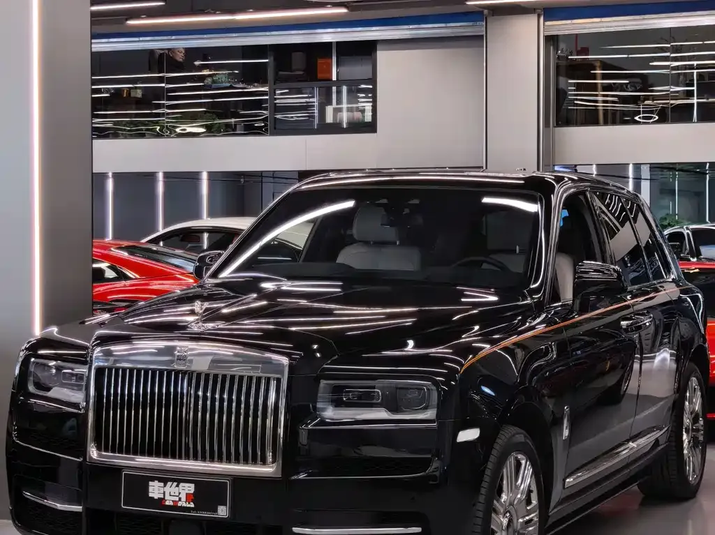 Rolls-Royce Cullinan — фото 1