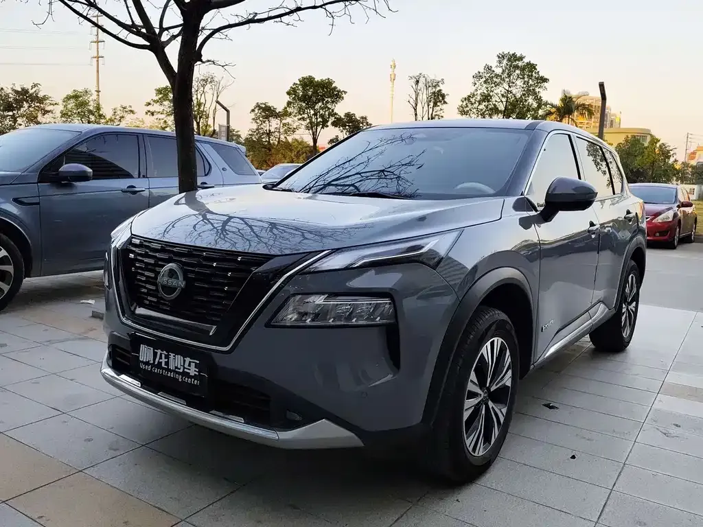 Nissan X-Trail — фото 1
