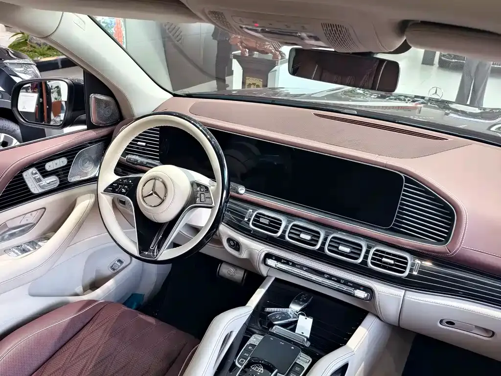 Mercedes-Benz GLS — фото 7