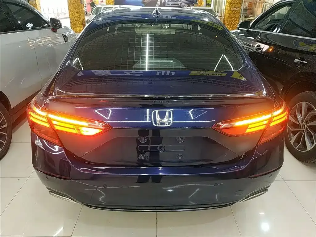 Honda Inspire — фото 9