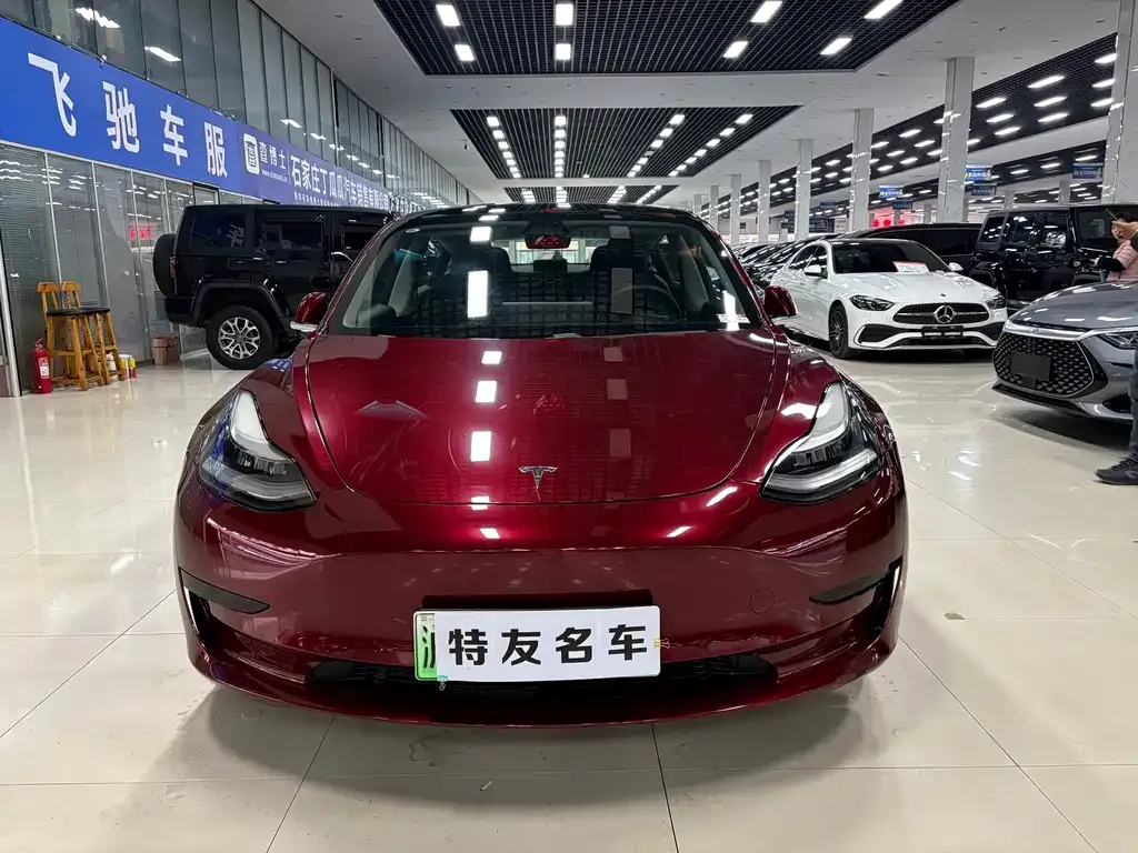 Tesla Model 3 — фото 2