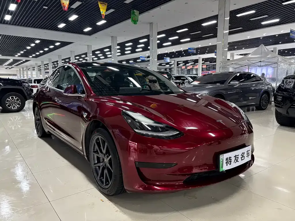 Tesla Model 3 — фото 3