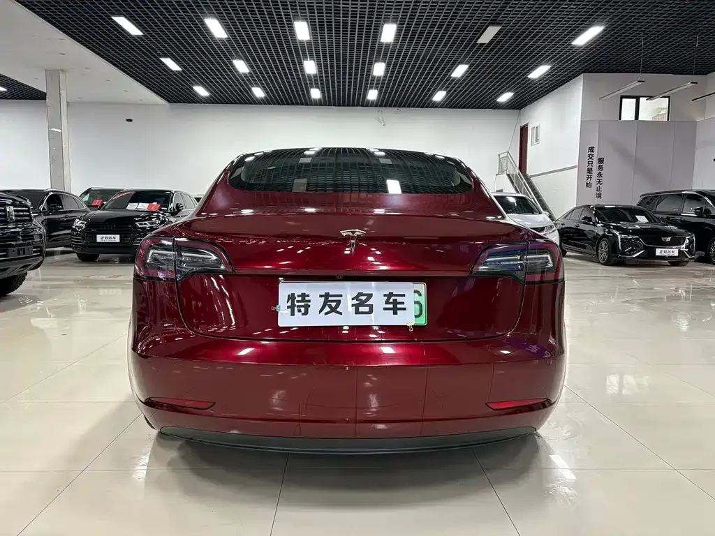 Tesla Model 3 — фото 5