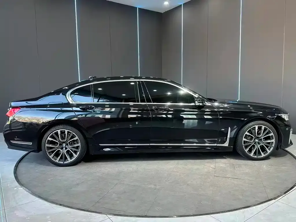 BMW 7 Series — фото 4