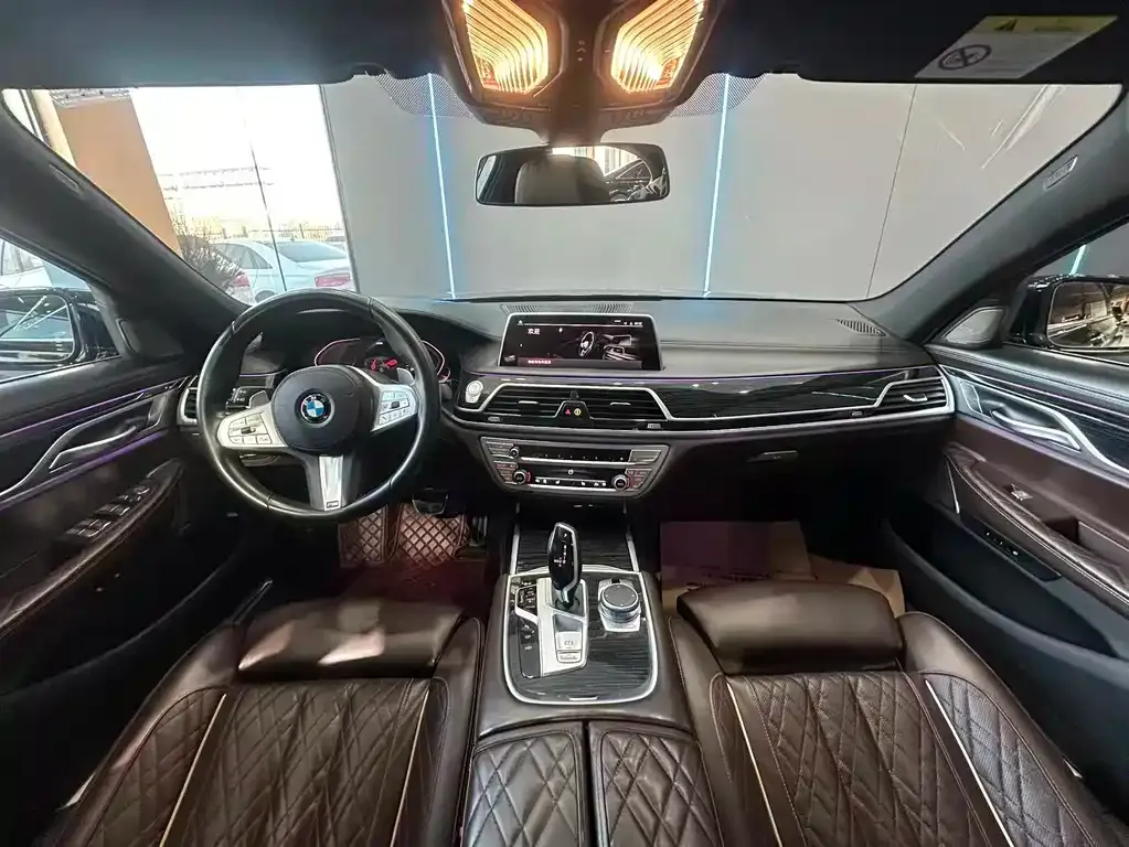 BMW 7 Series — фото 10