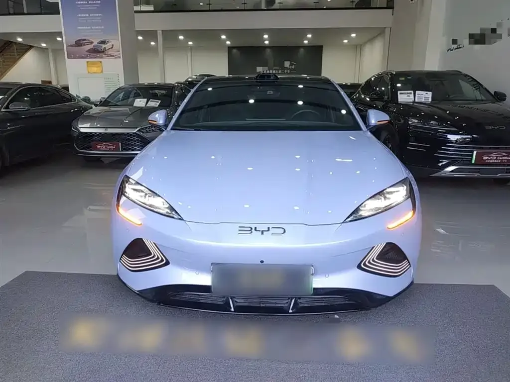 BYD Seal — фото 3