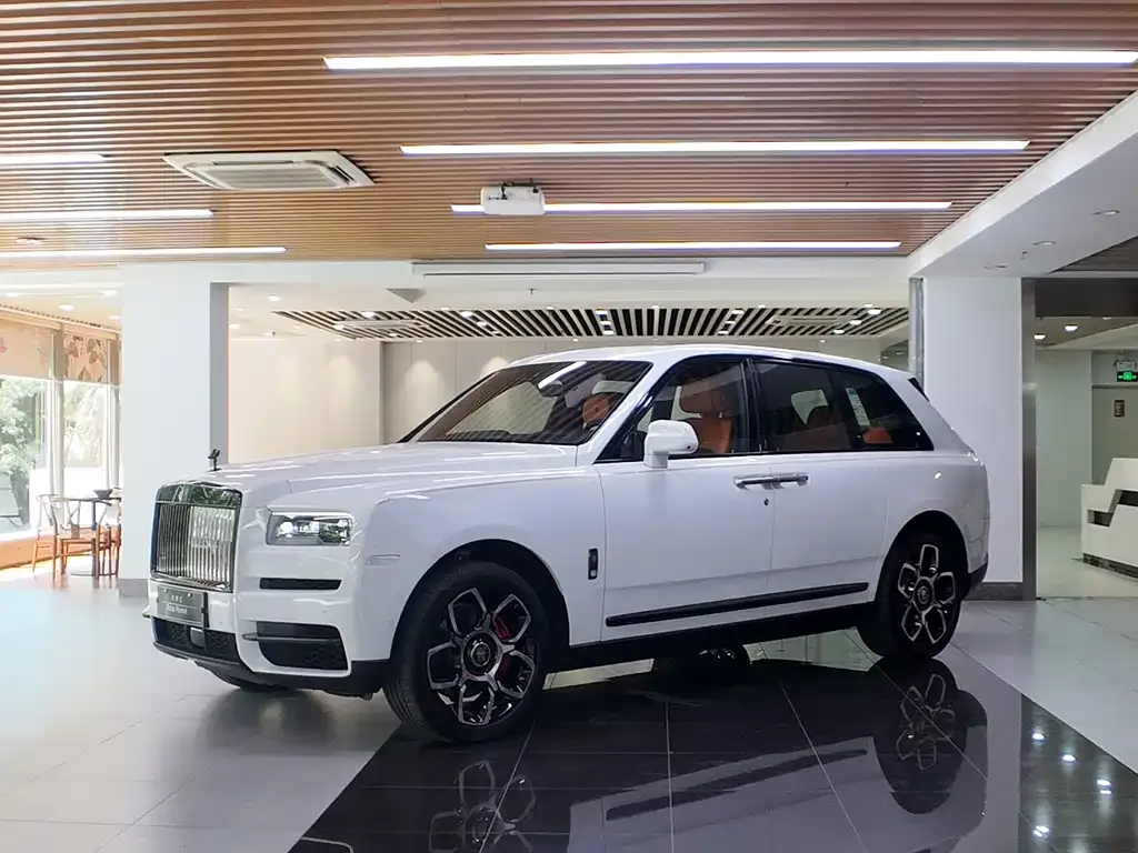 Rolls-Royce Cullinan — фото 1