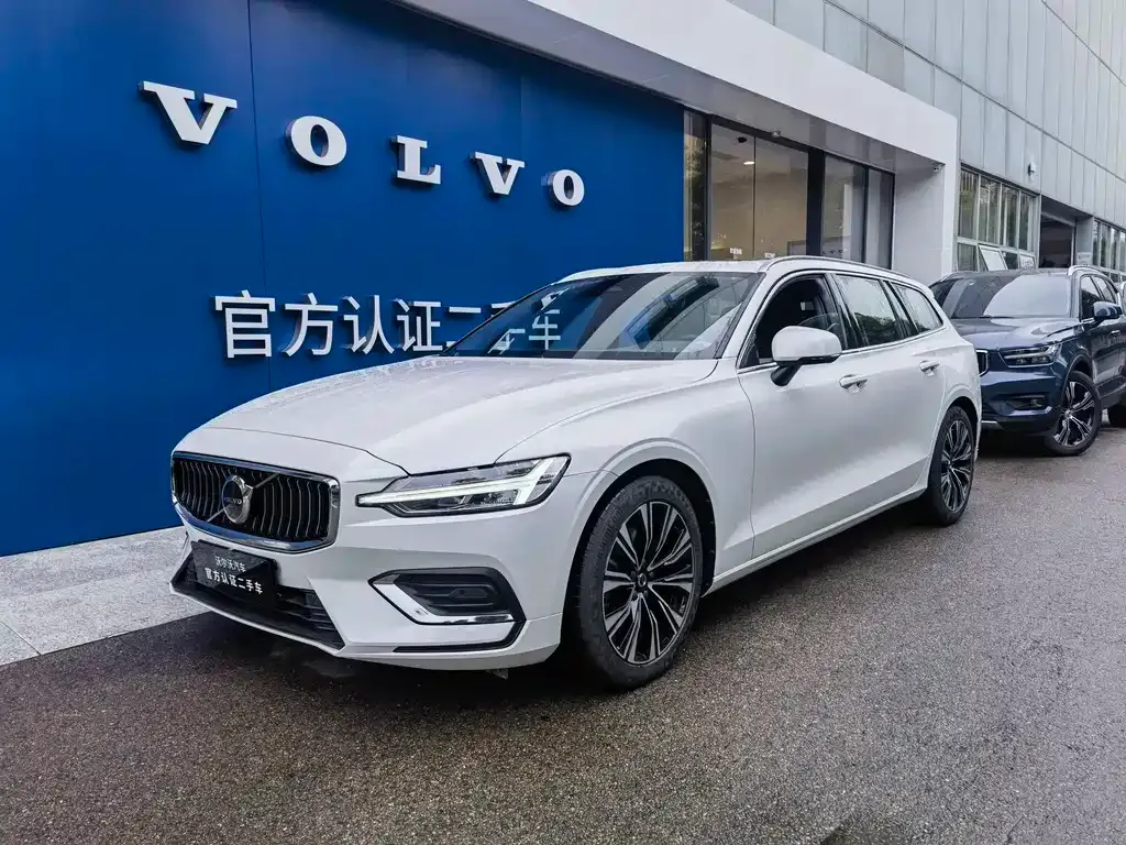 Volvo V60 — фото 1