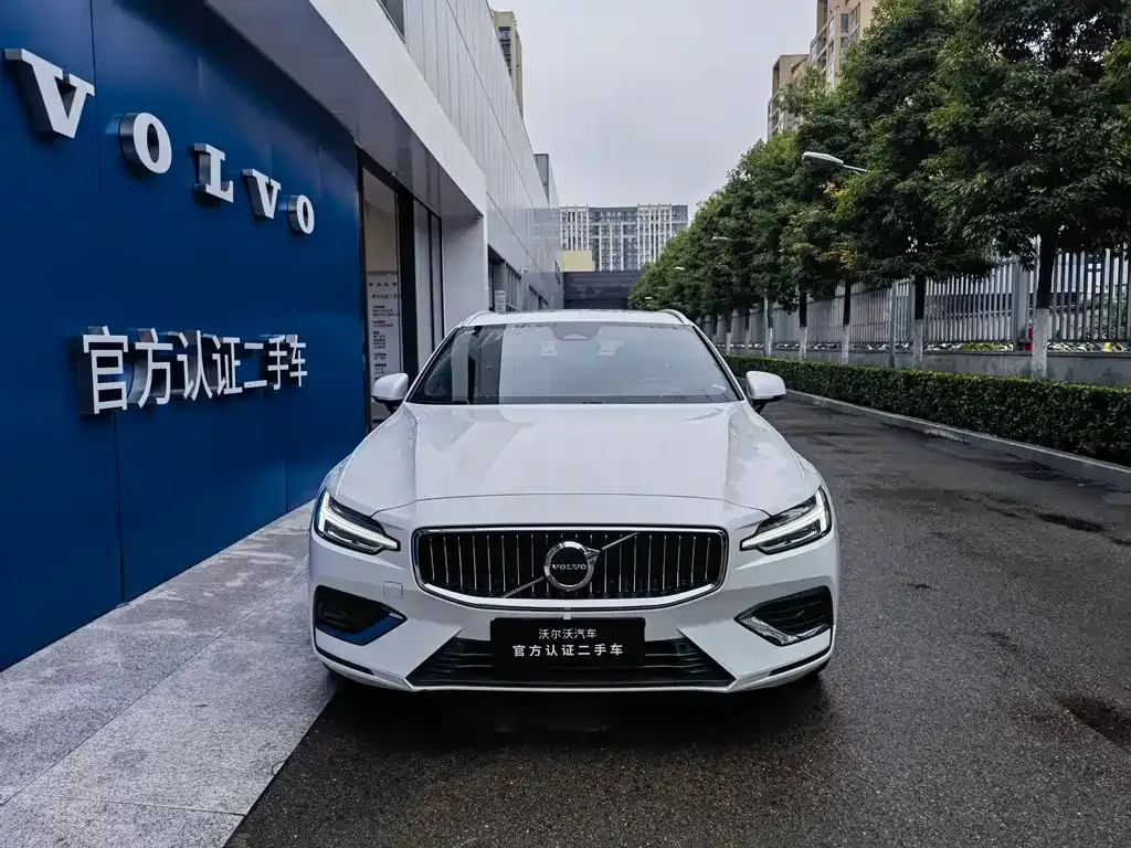 Volvo V60 — фото 4