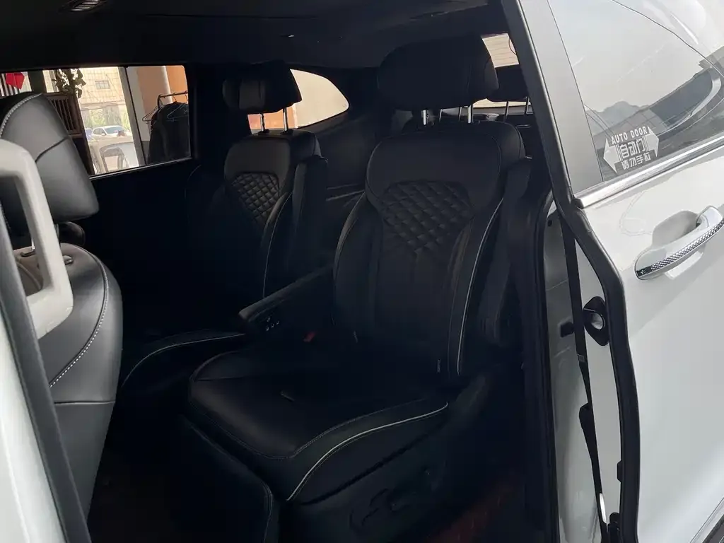 Hyundai Custo — фото 2