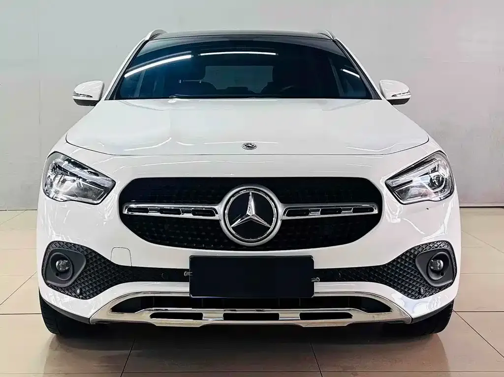 Mercedes-Benz GLA — фото 1