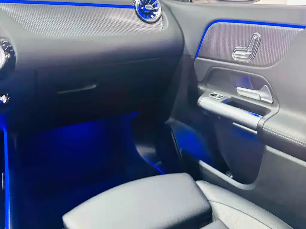 Mercedes-Benz GLA — фото 10
