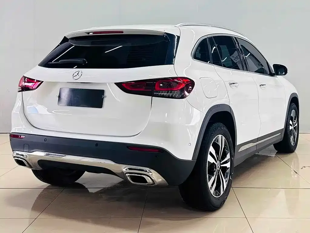 Mercedes-Benz GLA — фото 6
