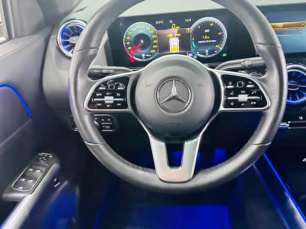 Mercedes-Benz GLA — фото 9