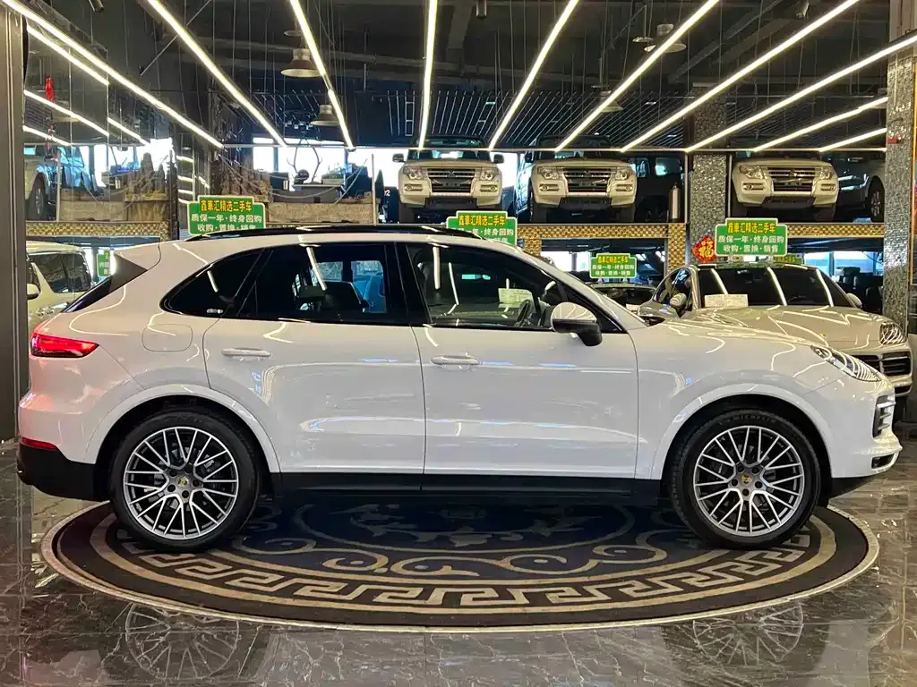 Porsche Cayenne — фото 9
