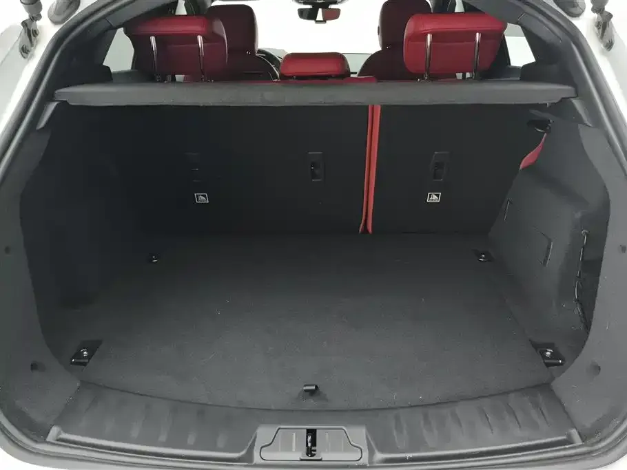 Jaguar E-PACE — фото 2