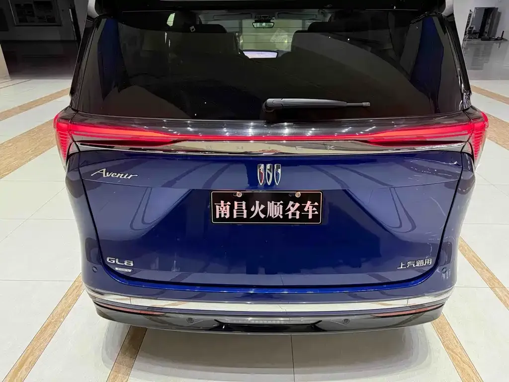 Buick GL8 Hybrid — фото 9