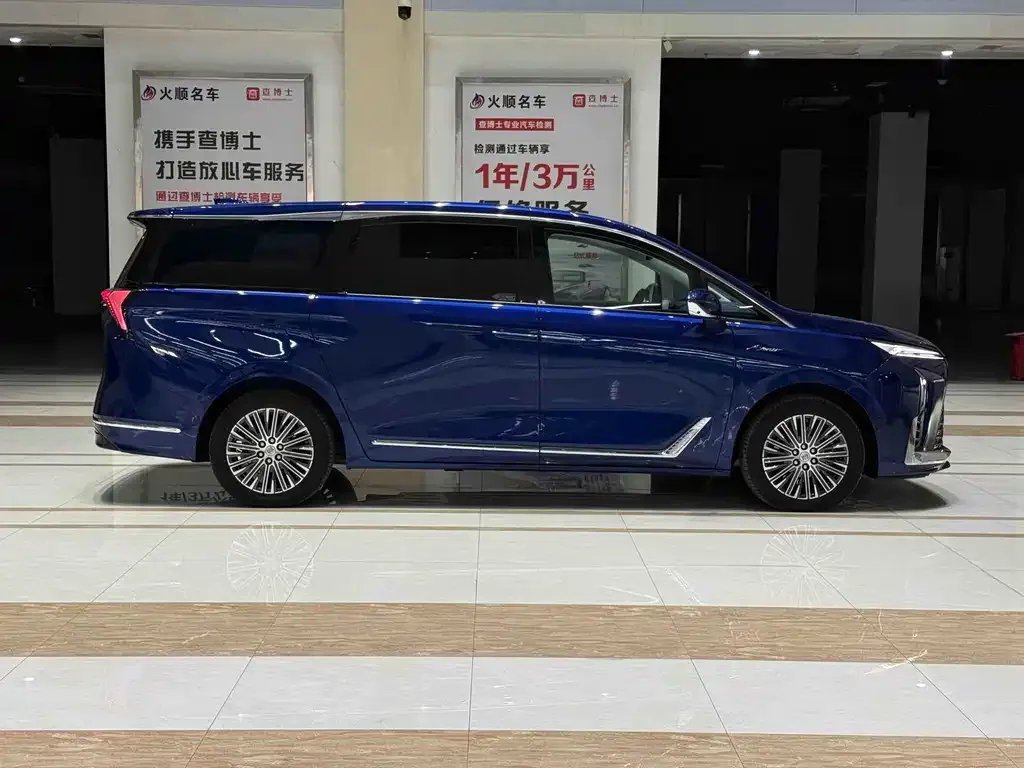 Buick GL8 Hybrid — фото 7
