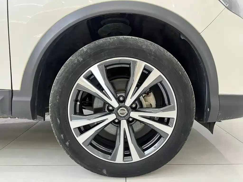 Nissan Qashqai — фото 4